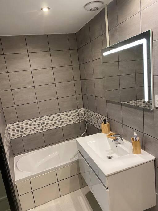 Gite De Tom Et Mag Classe 3 * Clevacances Βίλα Pontgibaud Εξωτερικό φωτογραφία